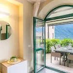 Guesthost - Flat X4 In With Swimming Pool!