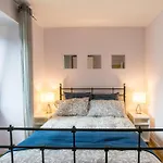 Apartament Guesthost - Flat X4 In With Swimming Pool!