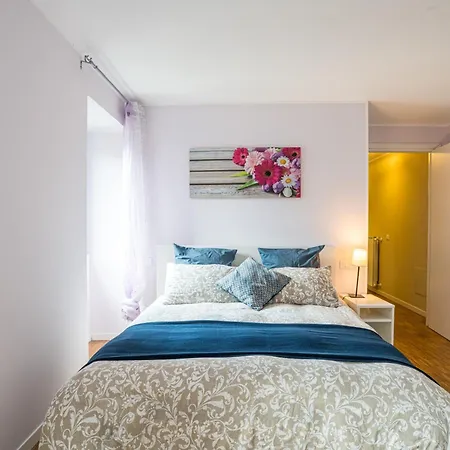 Guesthost - Flat X4 In With Swimming Pool! Appartement